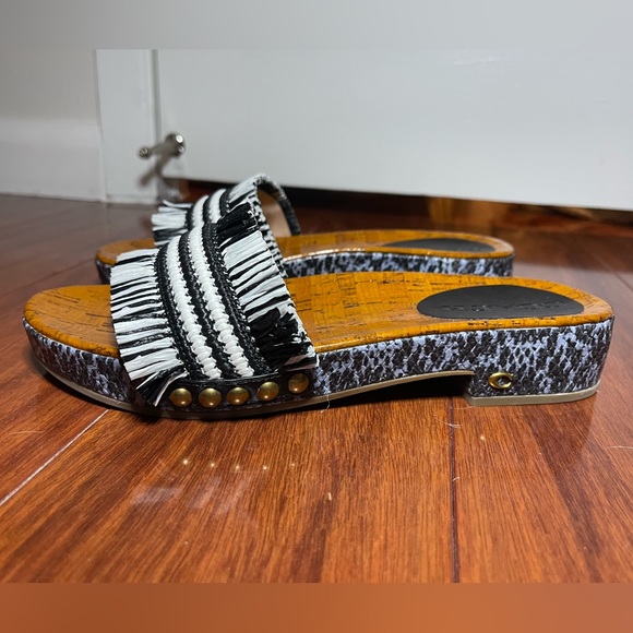 New COACH Blue and White Fringe Raffia Slide Sandals Size 7 - Picture 2 of 9